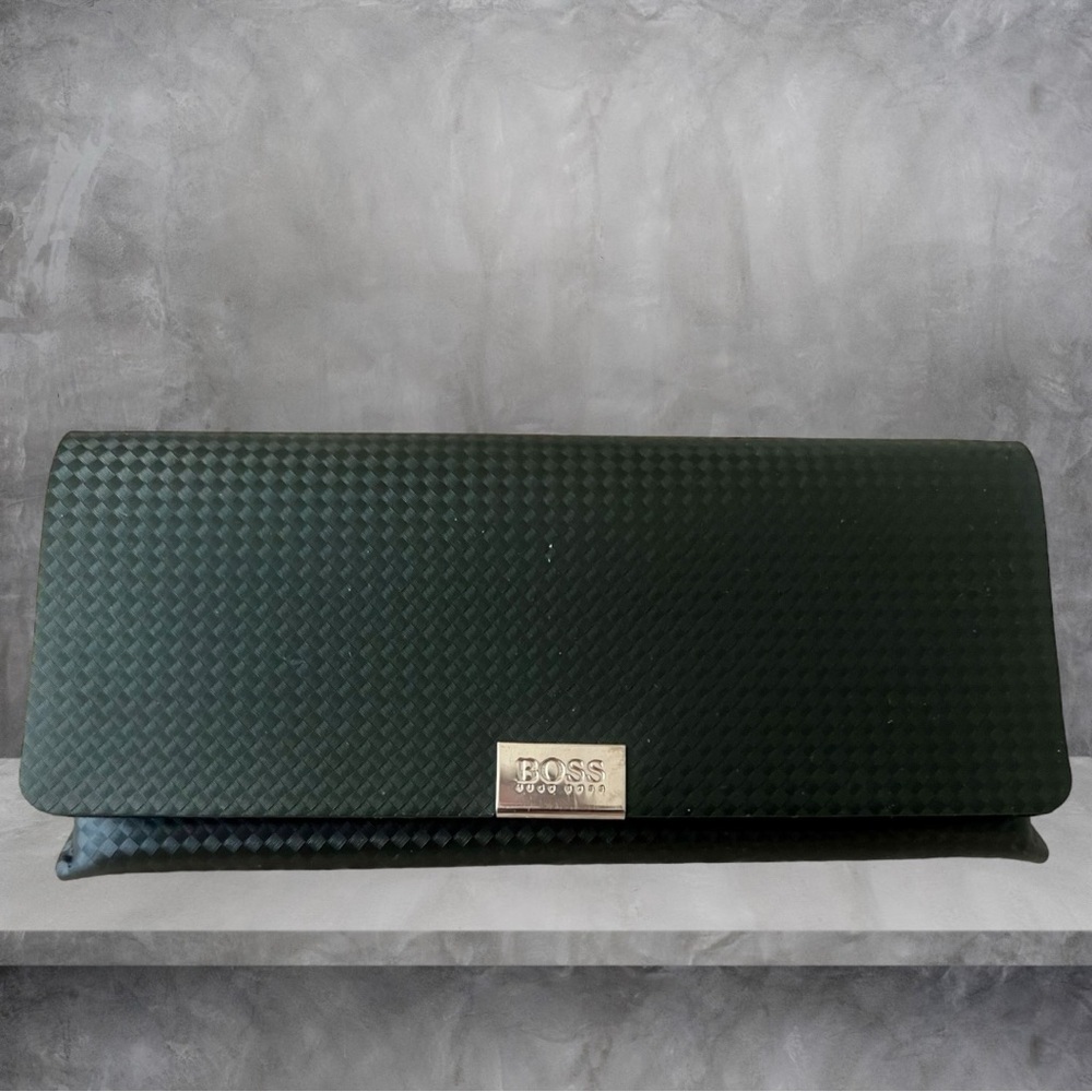Hugo Boss Eyeglass Case - Picture 6 of 6